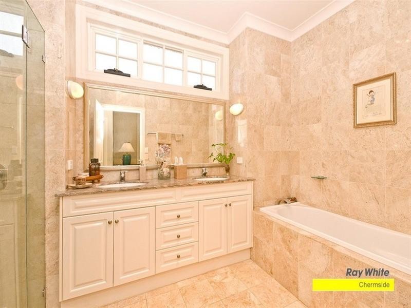 130 Camelot Place, Bridgeman Downs QLD 4035