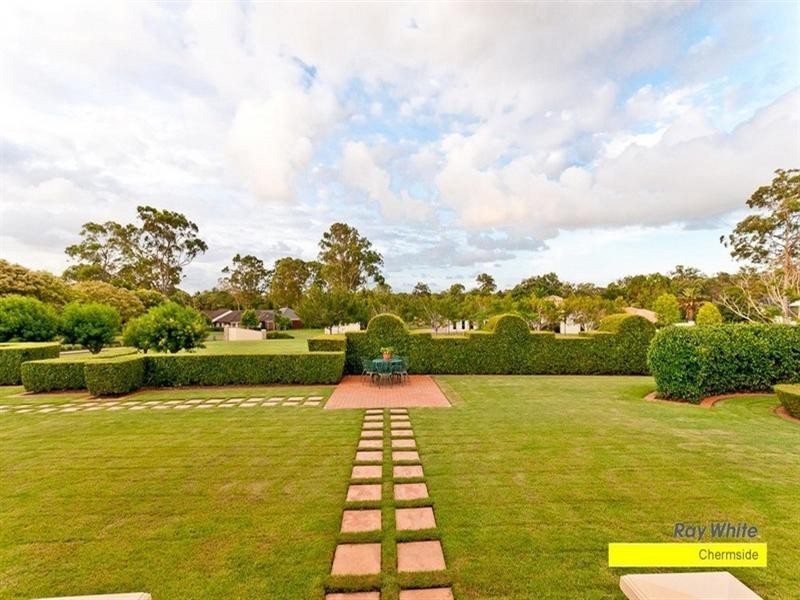 130 Camelot Place, Bridgeman Downs QLD 4035