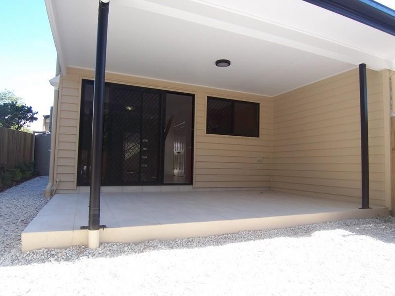 2/5 Rhodes Street, Stafford QLD 4053