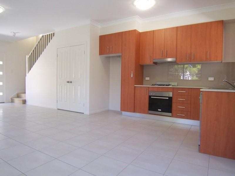 2/5 Rhodes Street, Stafford QLD 4053