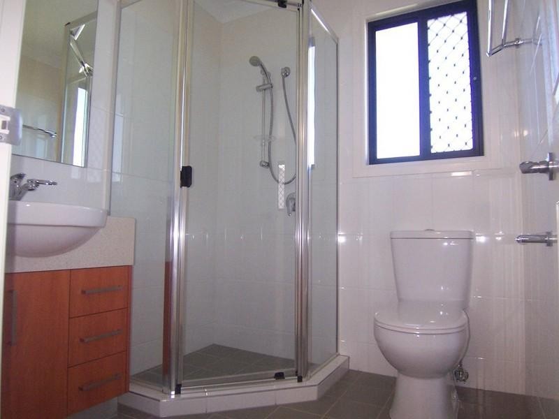 2/5 Rhodes Street, Stafford QLD 4053