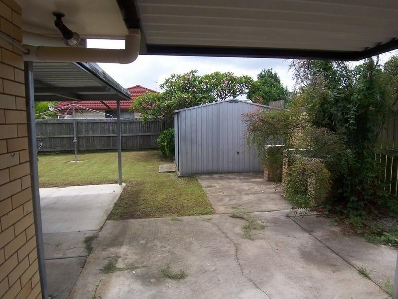 31 Ashmole Road, Redcliffe QLD 4020