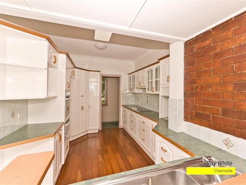 18 Bowd Parade, Wavell Heights QLD 4012