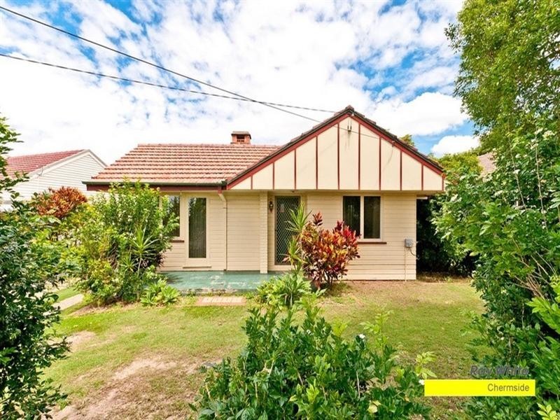 18 Bowd Parade, Wavell Heights QLD 4012