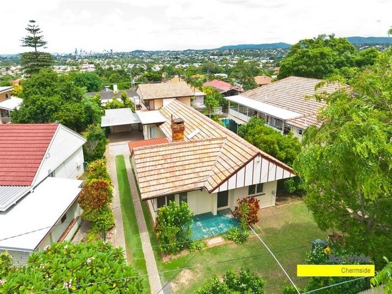 18 Bowd Parade, Wavell Heights QLD 4012