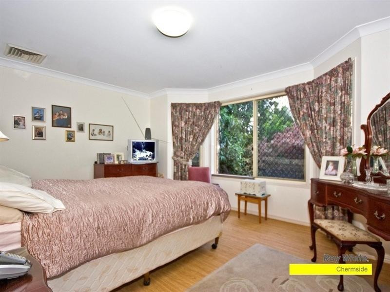 24 Shuttle Place, Bridgeman Downs QLD 4035