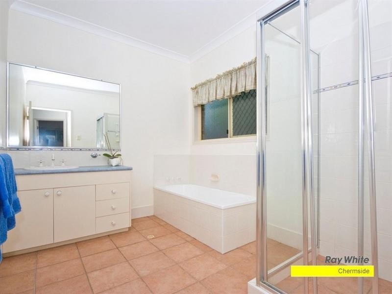 24 Shuttle Place, Bridgeman Downs QLD 4035