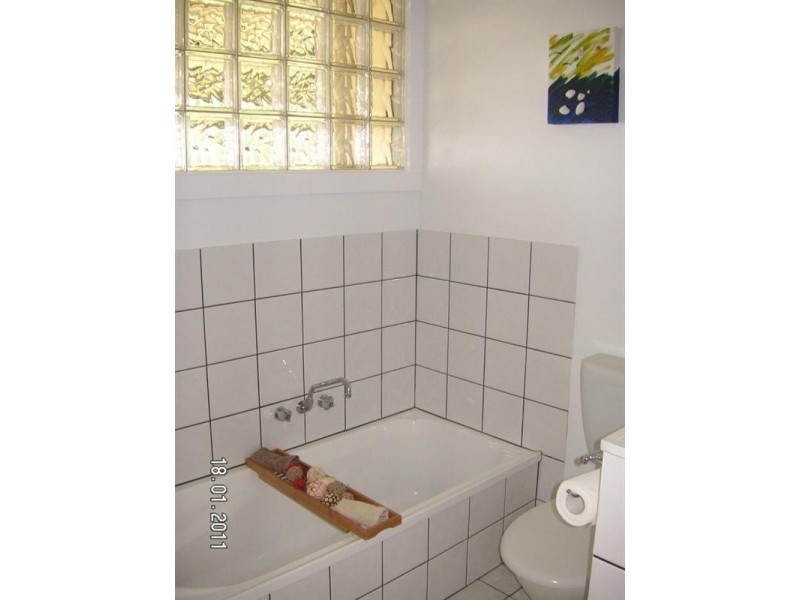 860 Beachmere Road, Beachmere QLD 4510