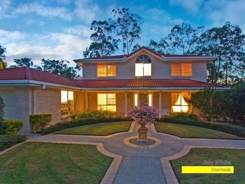 73 Halleys Crescent, Bridgeman Downs QLD 4035