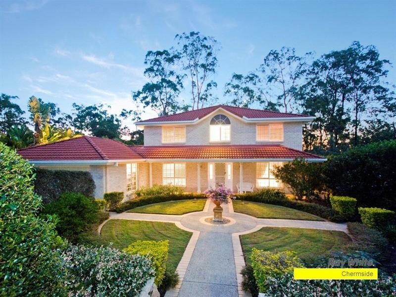 73 Halleys Crescent, Bridgeman Downs QLD 4035