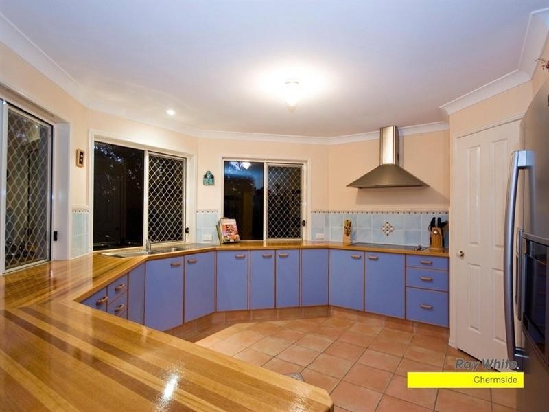 73 Halleys Crescent, Bridgeman Downs QLD 4035