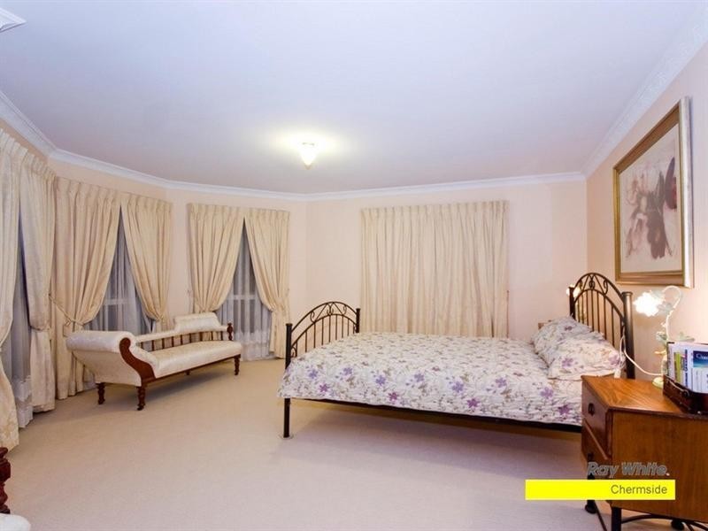 73 Halleys Crescent, Bridgeman Downs QLD 4035