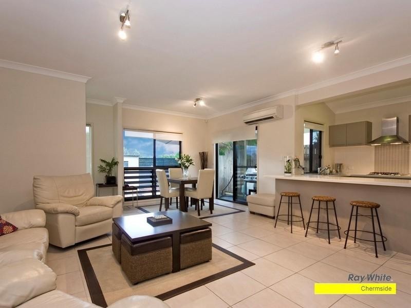 1/9 Curwen Terrace, Chermside QLD 4032