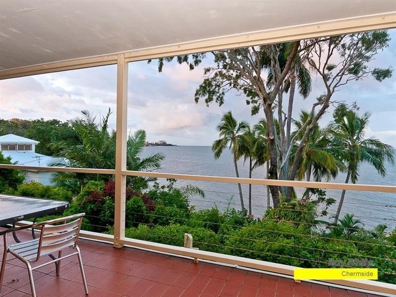 18 Whytecliffe Parade, Woody Point QLD 4019