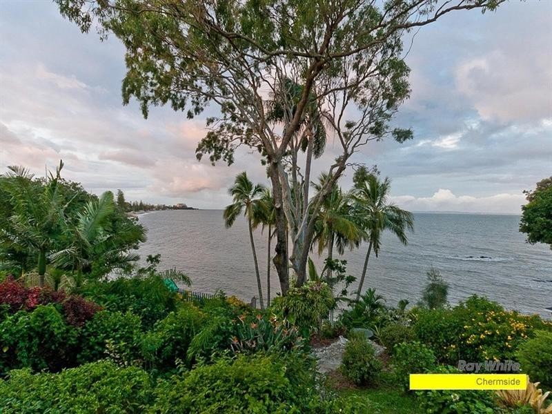 18 Whytecliffe Parade, Woody Point QLD 4019