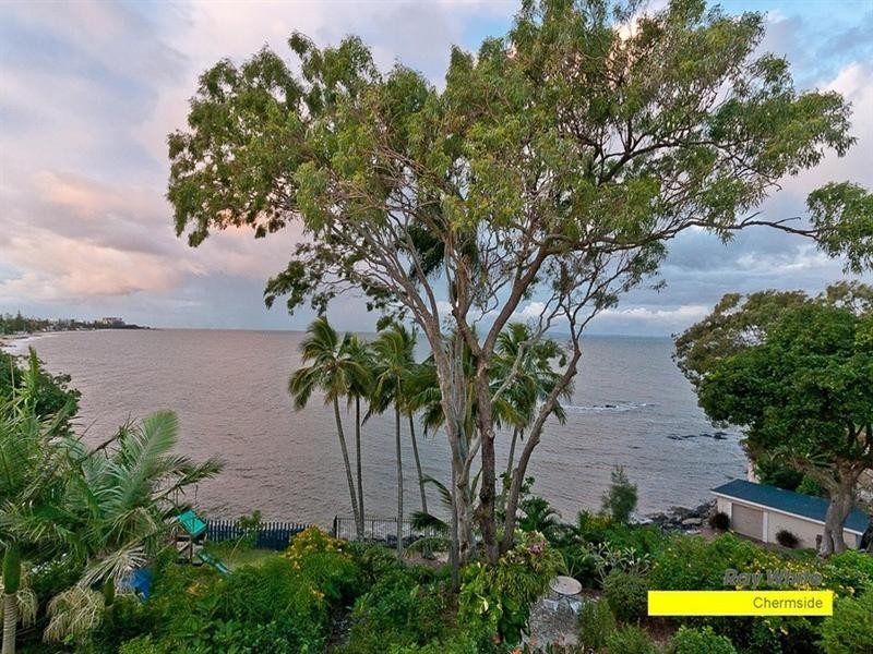 18 Whytecliffe Parade, Woody Point QLD 4019