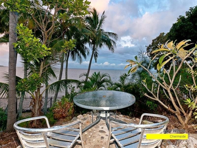 18 Whytecliffe Parade, Woody Point QLD 4019