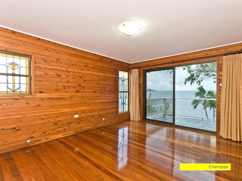 18 Whytecliffe Parade, Woody Point QLD 4019