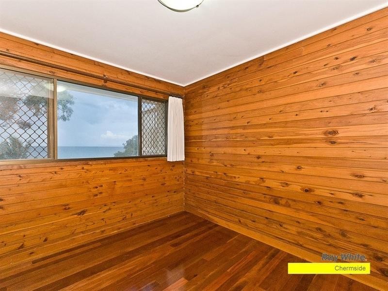 18 Whytecliffe Parade, Woody Point QLD 4019