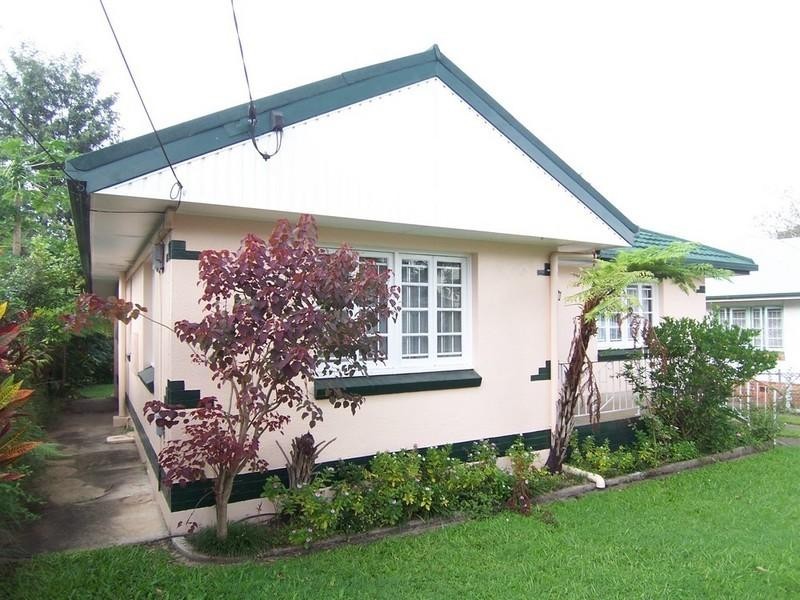 17 Dawn Street, Kedron QLD 4031