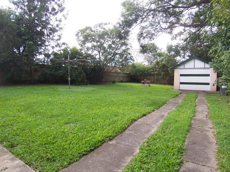 17 Dawn Street, Kedron QLD 4031