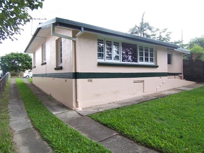 17 Dawn Street, Kedron QLD 4031