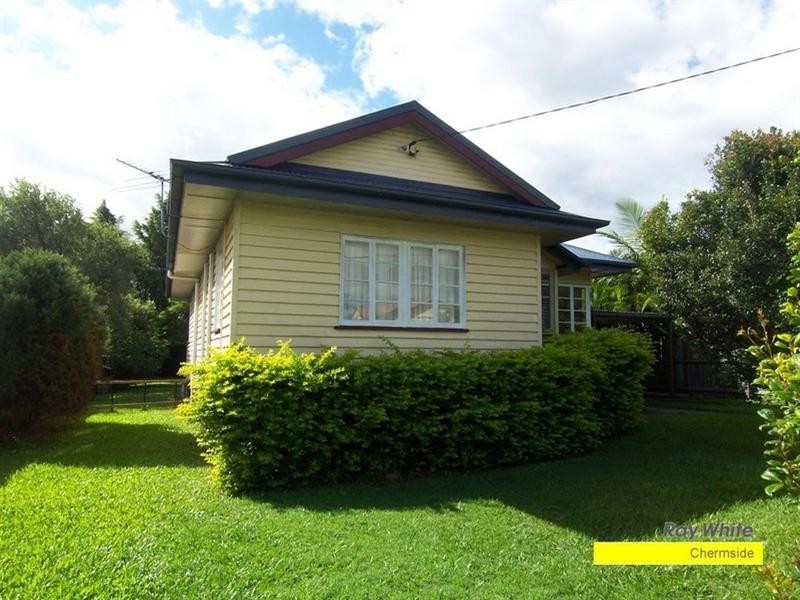 73 Nielsen Street, Chermside QLD 4032