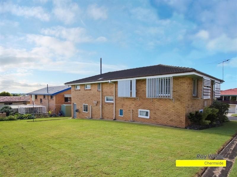 8 Geraldine Street, Wavell Heights QLD 4012