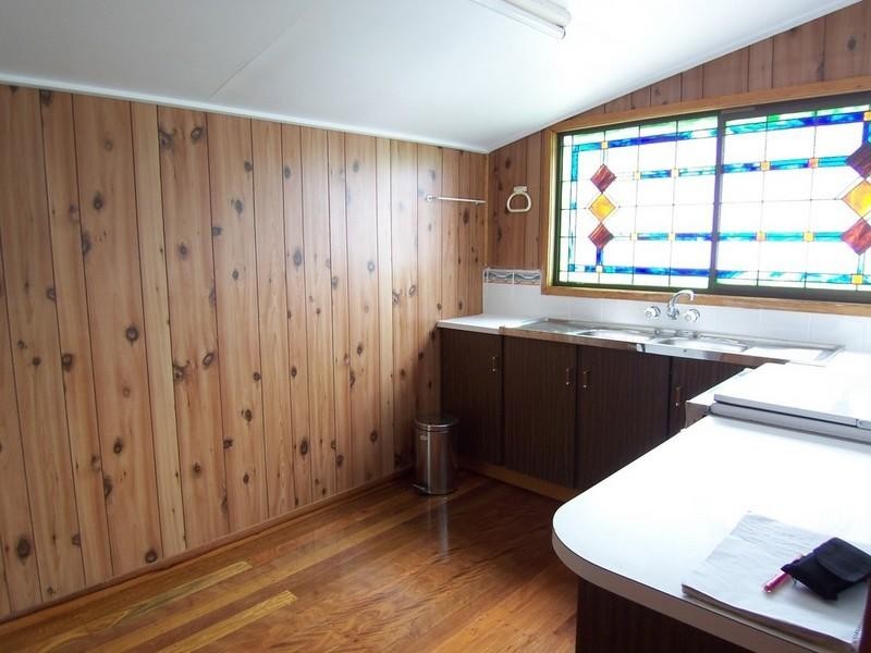 18 Whytecliffe Parade, Woody Point QLD 4019