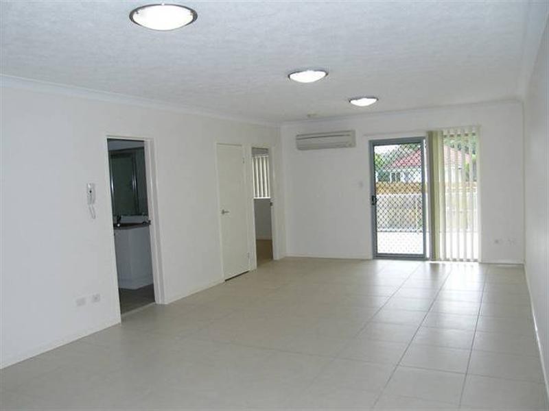 2/8 Kingsmill Street, Chermside QLD 4032