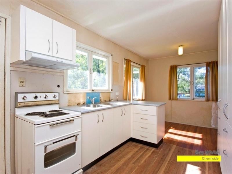 29 Kinnerton Street, Chermside West QLD 4032