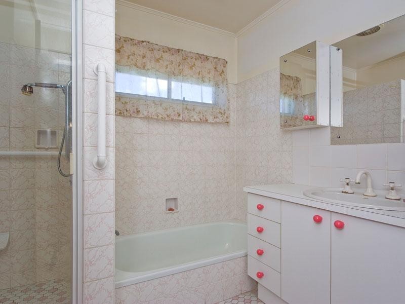 8 Geraldine Street, Wavell Heights QLD 4012