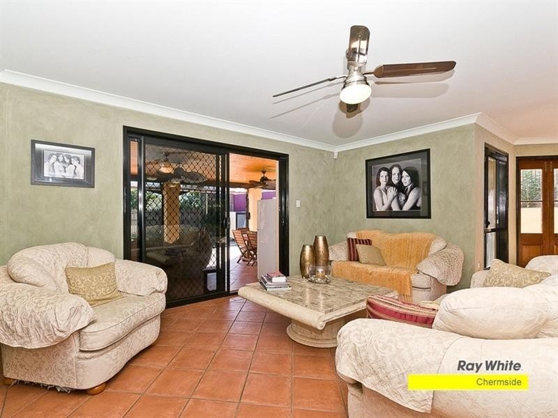 12 Aquarius Place, Bridgeman Downs QLD 4035