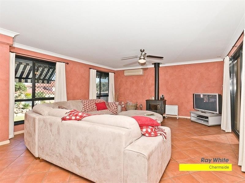 12 Aquarius Place, Bridgeman Downs QLD 4035