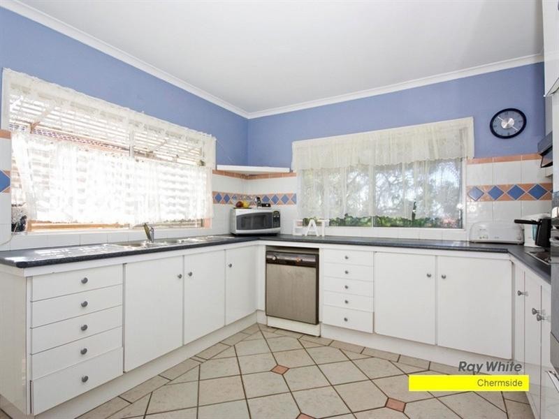 6 Leeside Street, Aspley QLD 4034