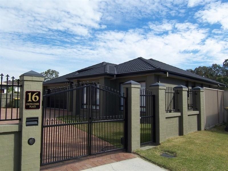 16 Crowcombe Place, Carseldine QLD 4034