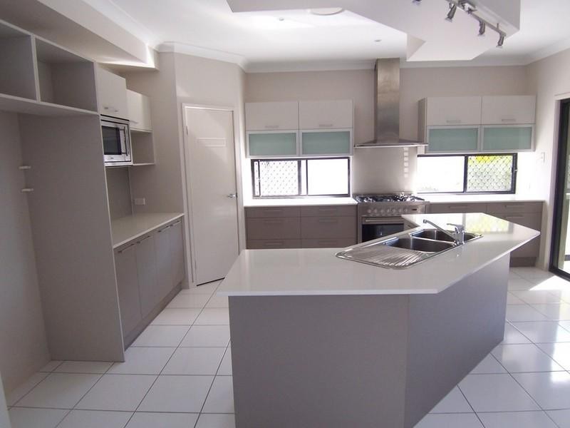 16 Crowcombe Place, Carseldine QLD 4034