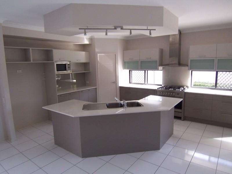 16 Crowcombe Place, Carseldine QLD 4034