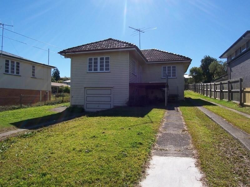 27 Leiper Street, Stafford QLD 4053