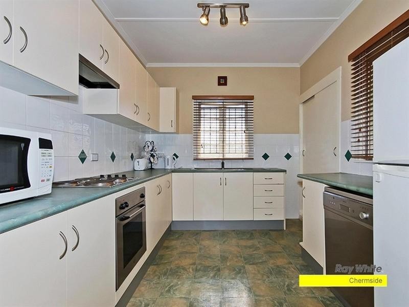 11 Pedley Street, Wavell Heights QLD 4012