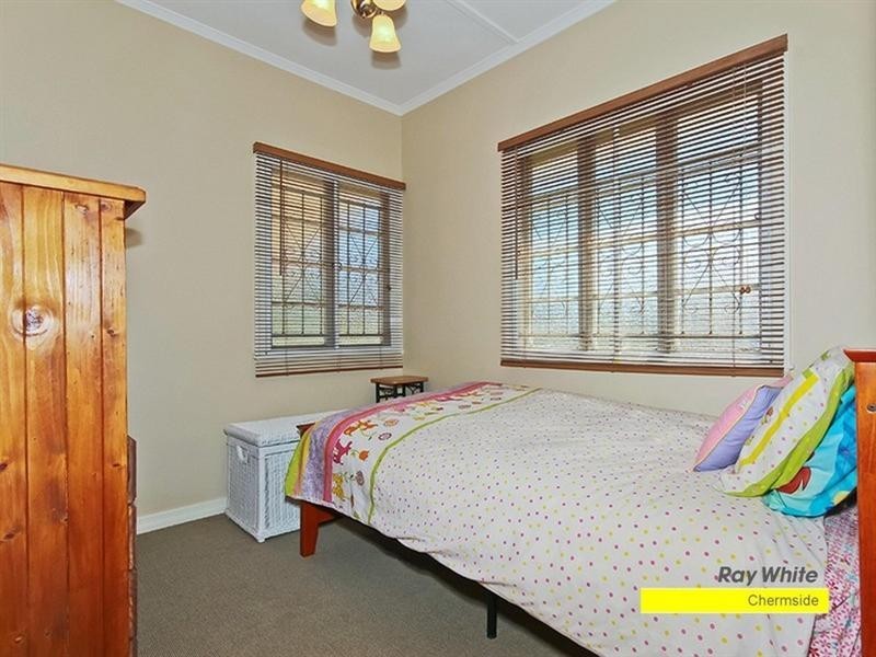 11 Pedley Street, Wavell Heights QLD 4012