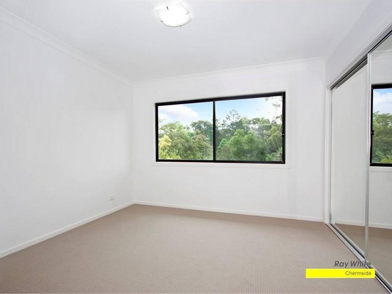 10 Amott Street, Stafford Heights QLD 4053