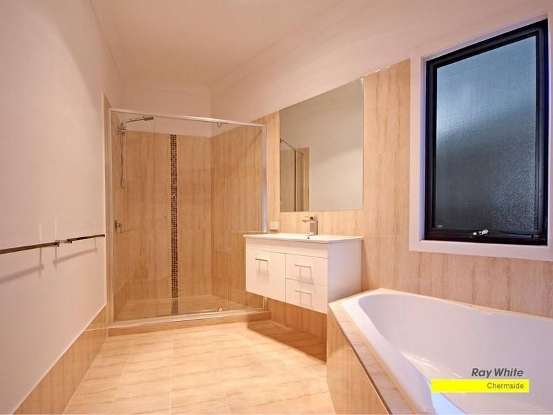 10 Amott Street, Stafford Heights QLD 4053