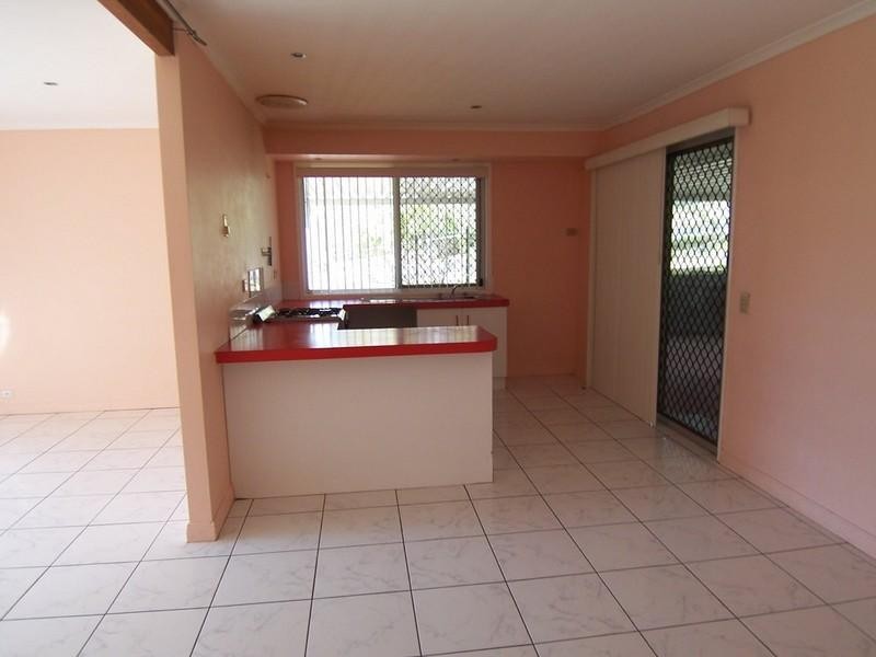 2 Neranda Court, Holland Park QLD 4121