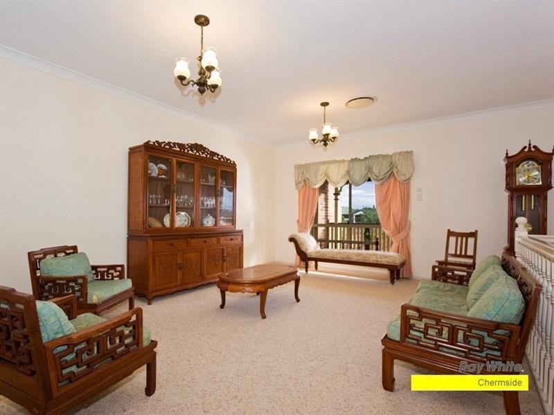 24 Shuttle Place, Bridgeman Downs QLD 4035