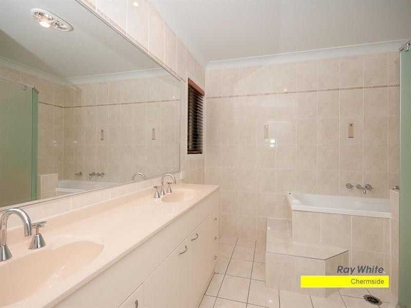 16 Montalcino Place, Bridgeman Downs QLD 4035