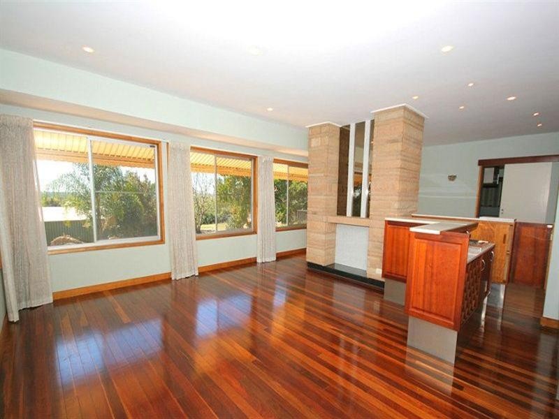 18 Cowie Road, Carseldine QLD 4034