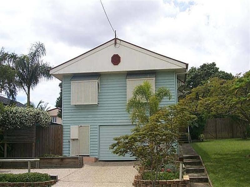 19 Curwen Terrace, Chermside QLD 4032