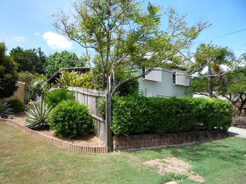 19 Curwen Terrace, Chermside QLD 4032