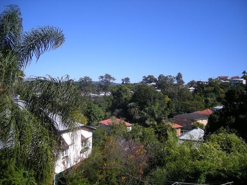 262 Enoggera Road, Newmarket QLD 4051